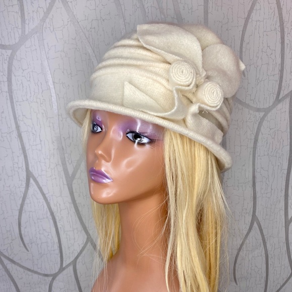 🎀🌷 Cream White Wool 3D Floral Hat 🌷🎀 NWT - Picture 3 of 9